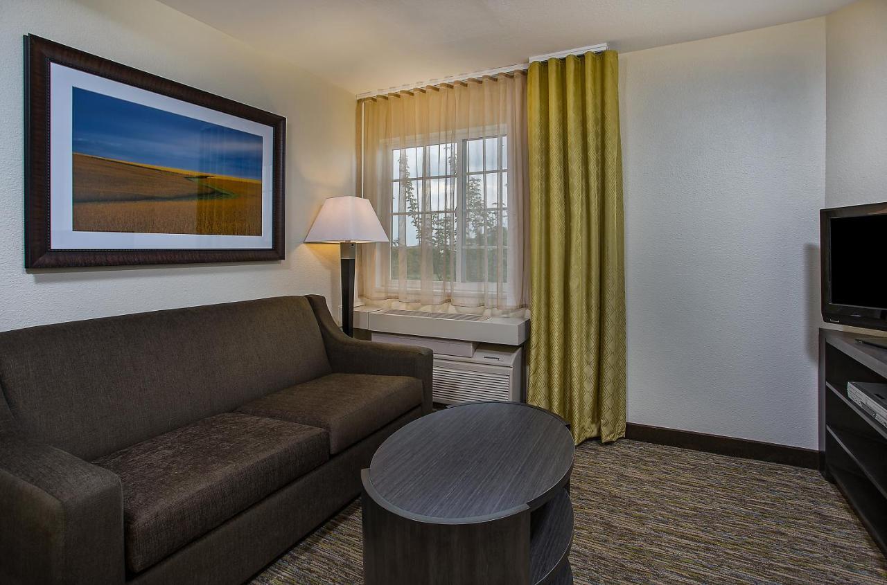 Candlewood Airport By Ihg 2*