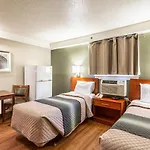 Hometowne Studios By Red Roof Louisville