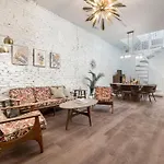 Skyline Bourbon Loft By Hollyhock Suites 5 Bedrooms-2 Baths With Soaking Tub