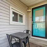Two Cozy Homes Near Louisville\'S Popular Spots