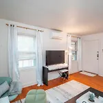 Cozy Louisville Apt With Parking Great Location