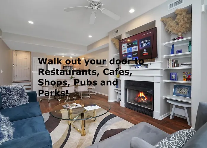 Lux Townhouse, Walk To All, Sleeps 6 Adults