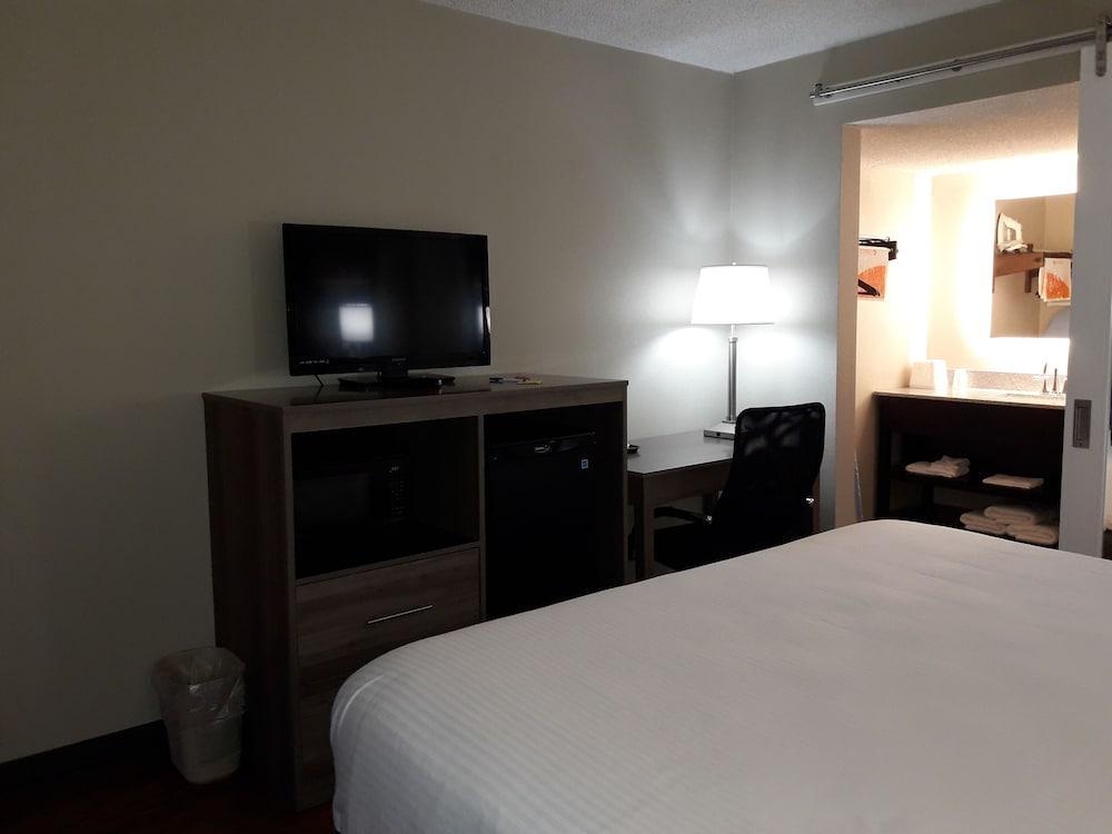 Clarion Pointe University/expo Louisville