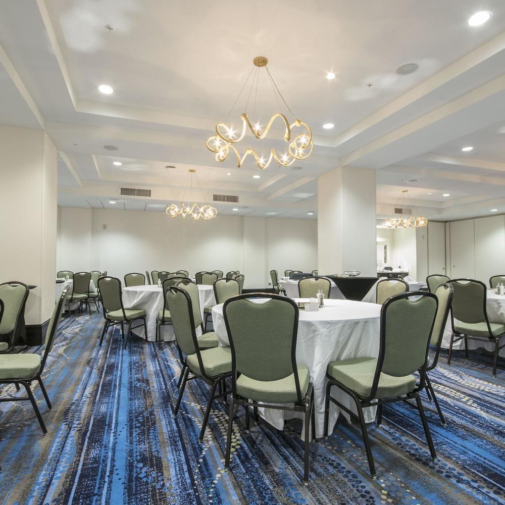 Hotel Embassy Downtown 4*