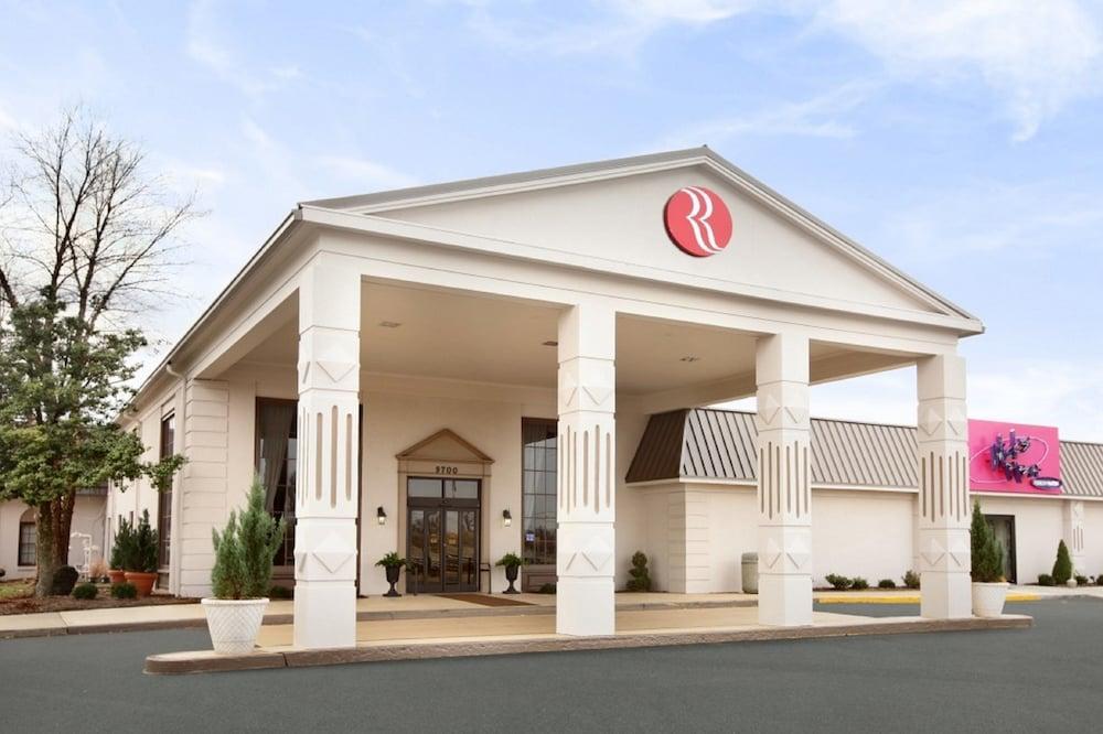 Ramada Plaza And Conference Center Hotel 3*