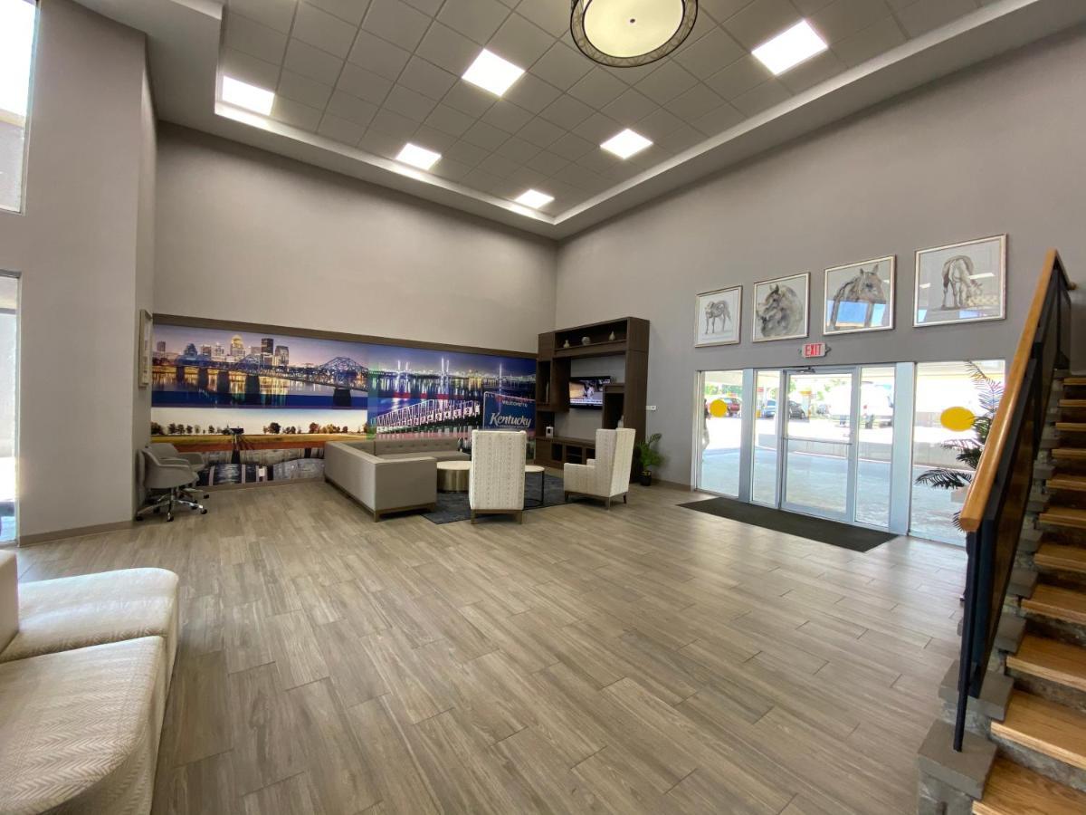Clarion Pointe University/expo Louisville