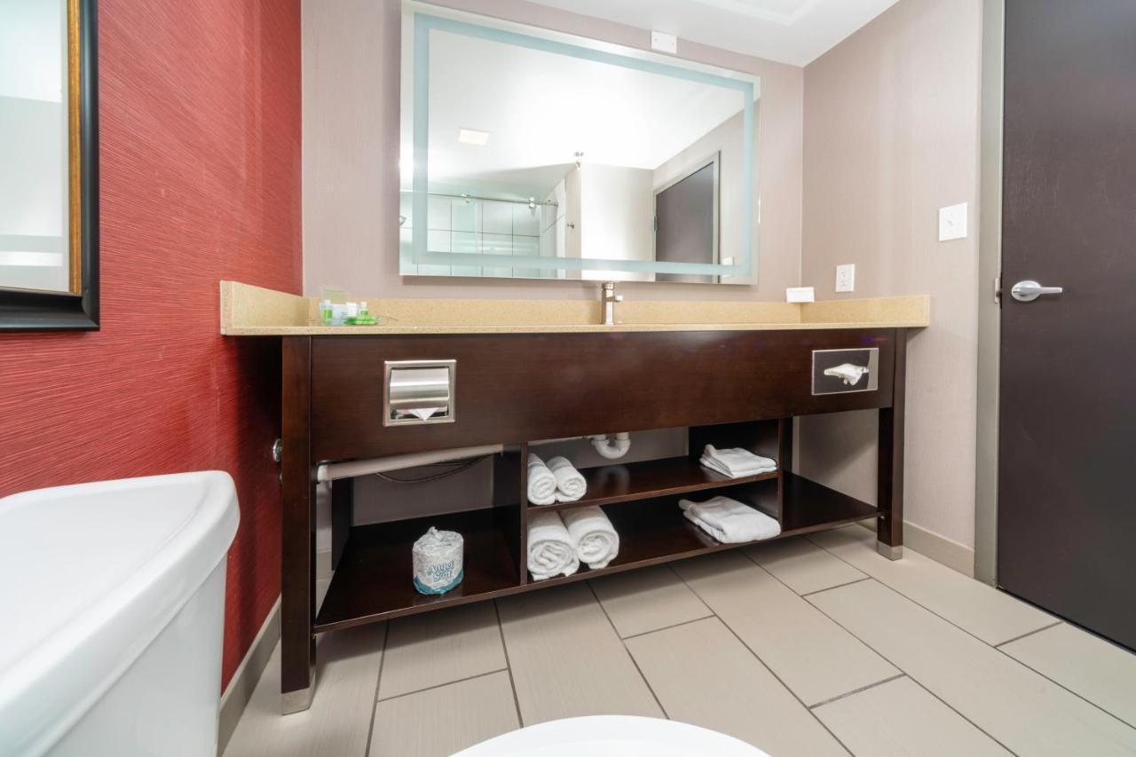 East - Hurstbourne By Ihg Hotel