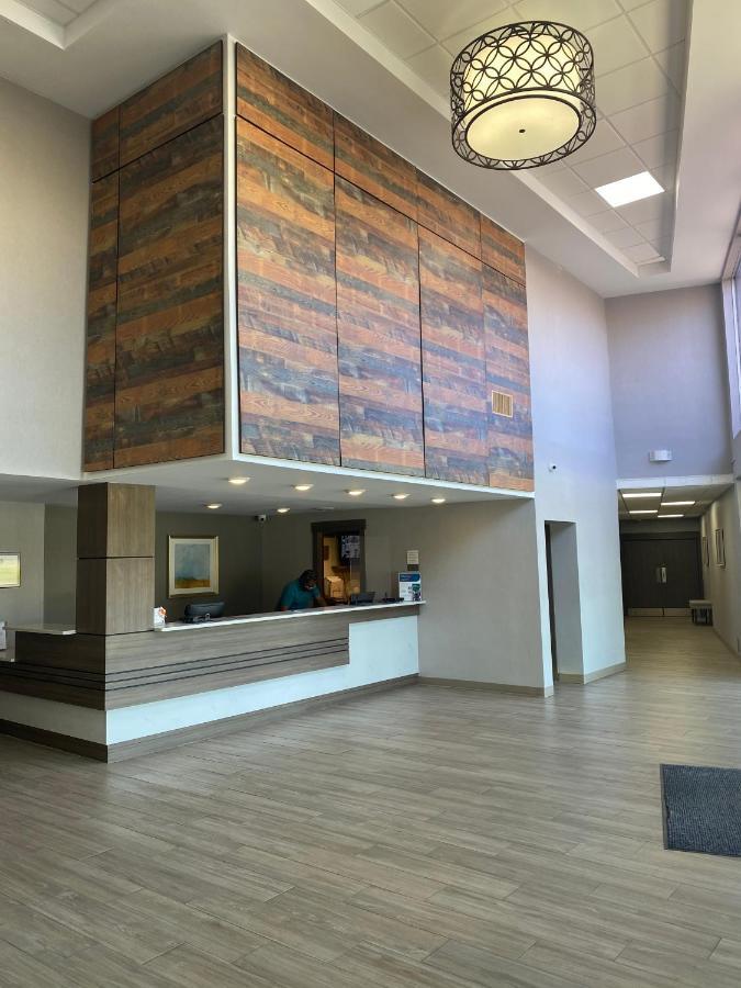 Clarion Pointe University/expo Hotel 2*