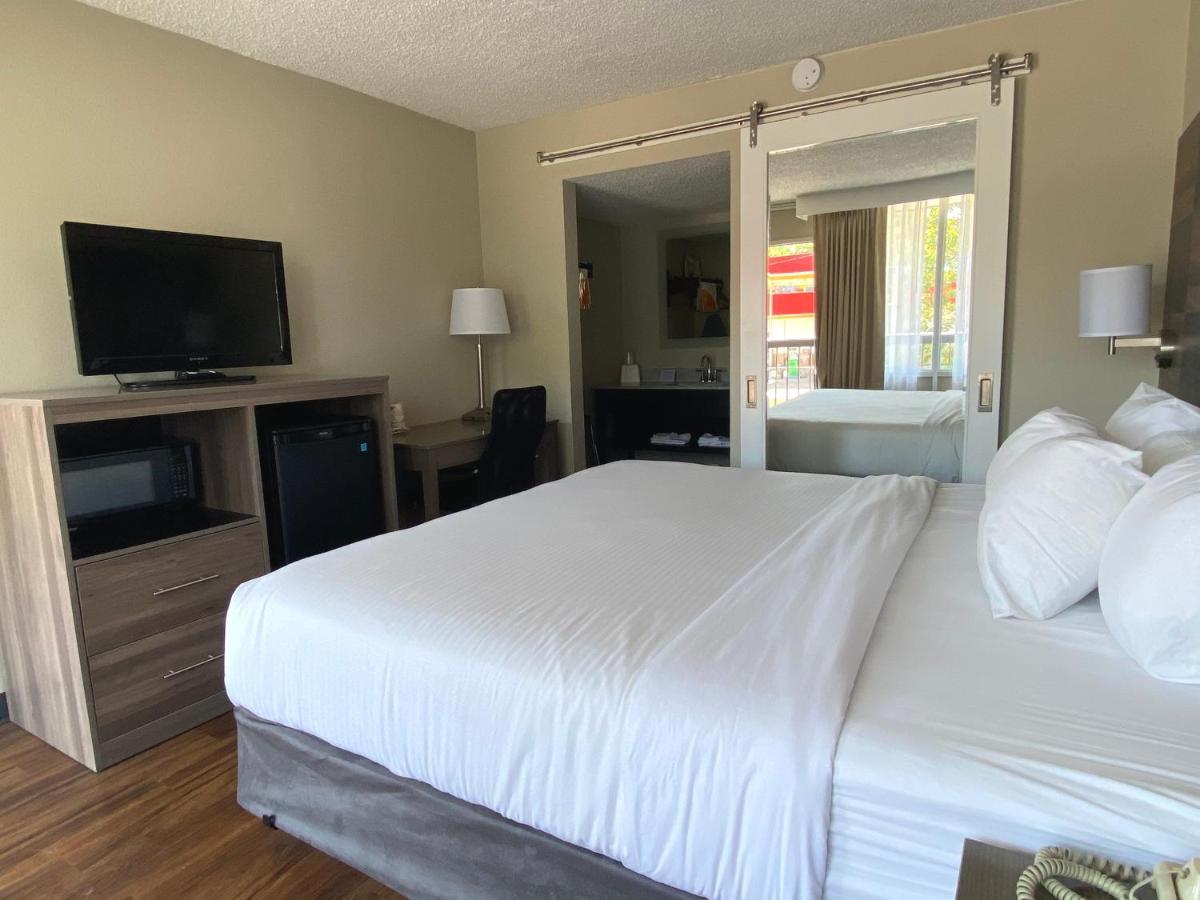 Clarion Pointe University/expo Louisville
