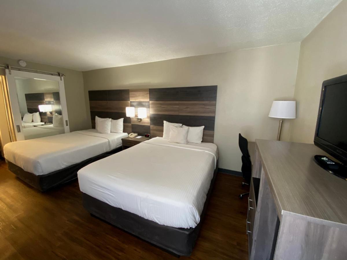 Clarion Pointe University/expo 2* Louisville