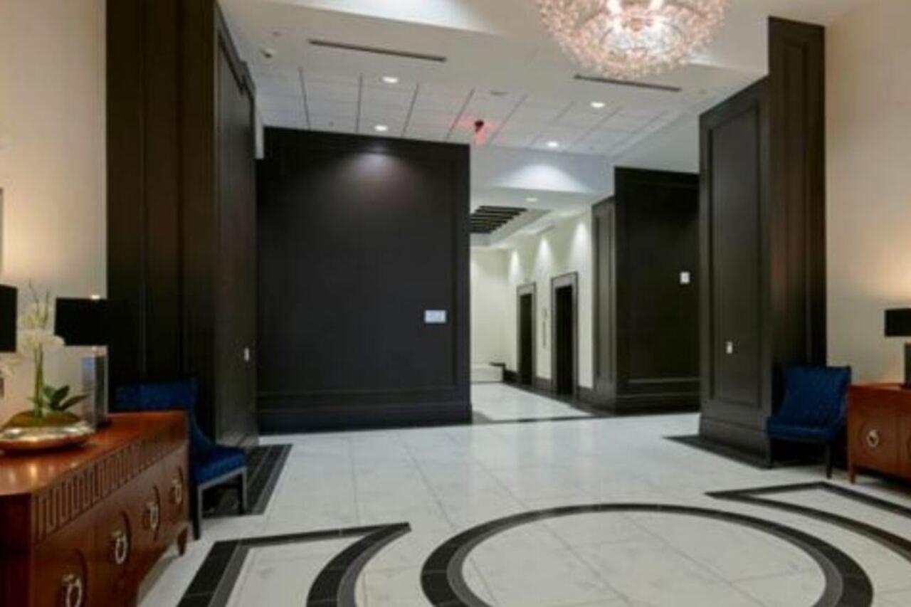Embassy Downtown 4*