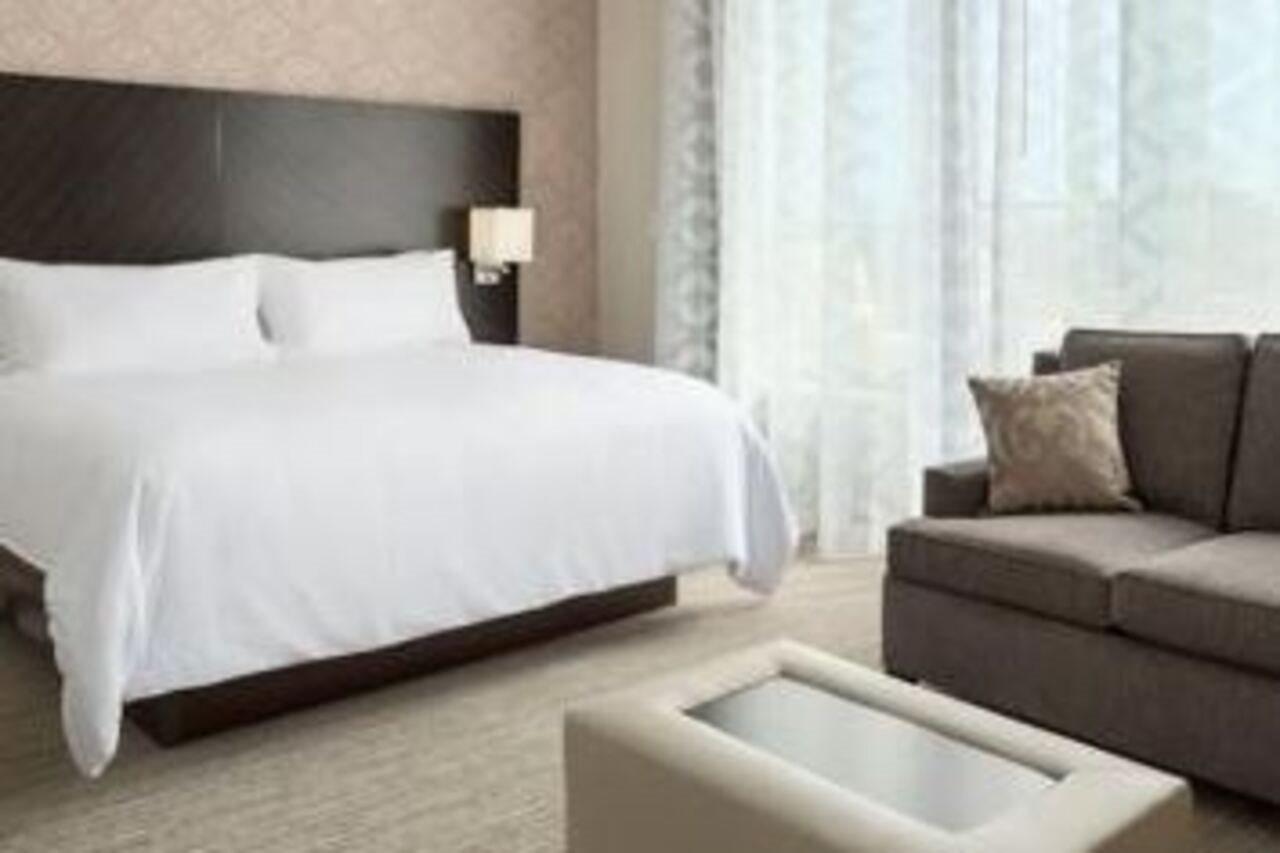 Embassy Downtown Hotel
