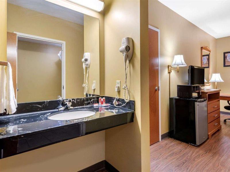 Econo Airport Lodge Louisville