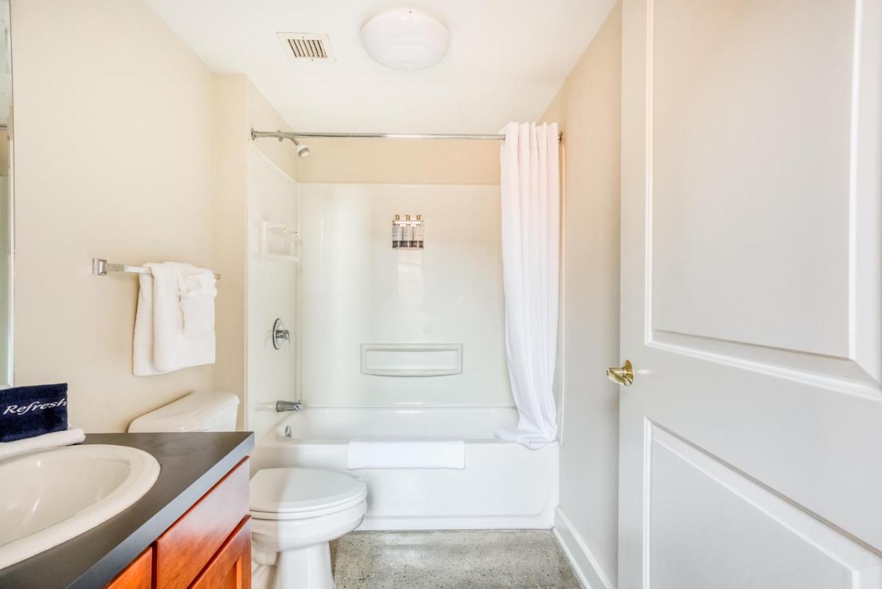 Mint House - Downtown 3* Louisville