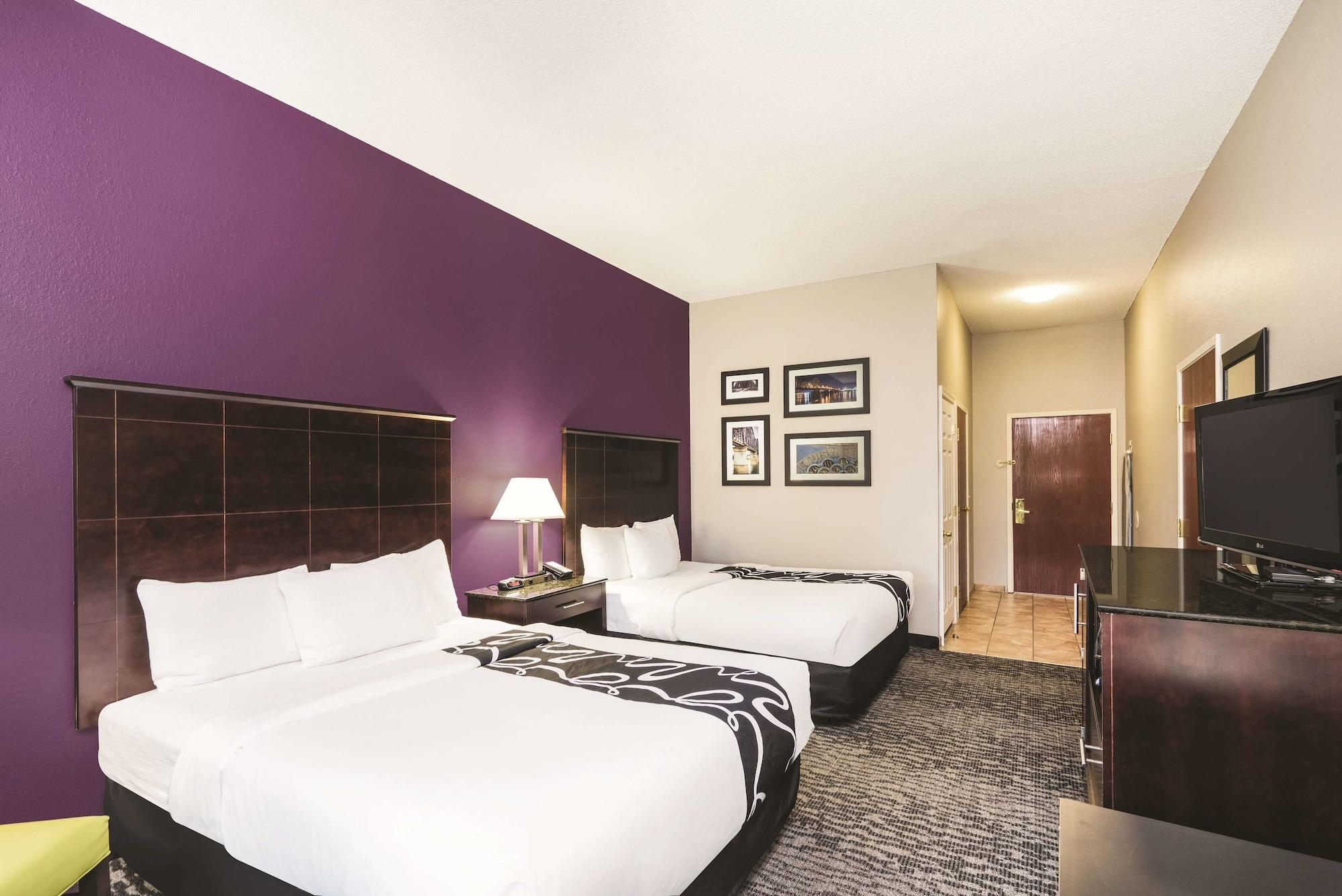 La Quinta & By Wyndham East Hotel Louisville