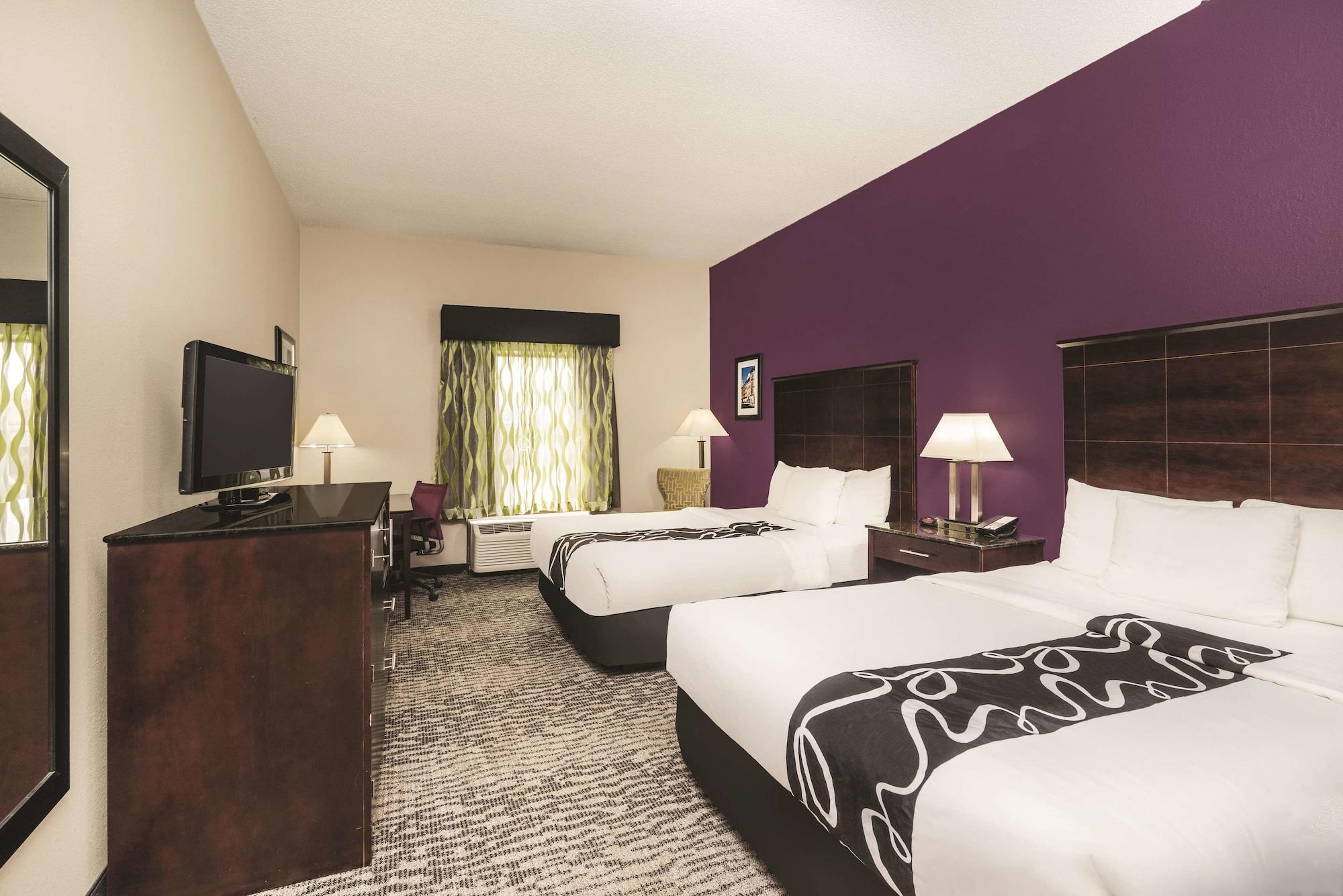 La Quinta & By Wyndham East Hotel 3*