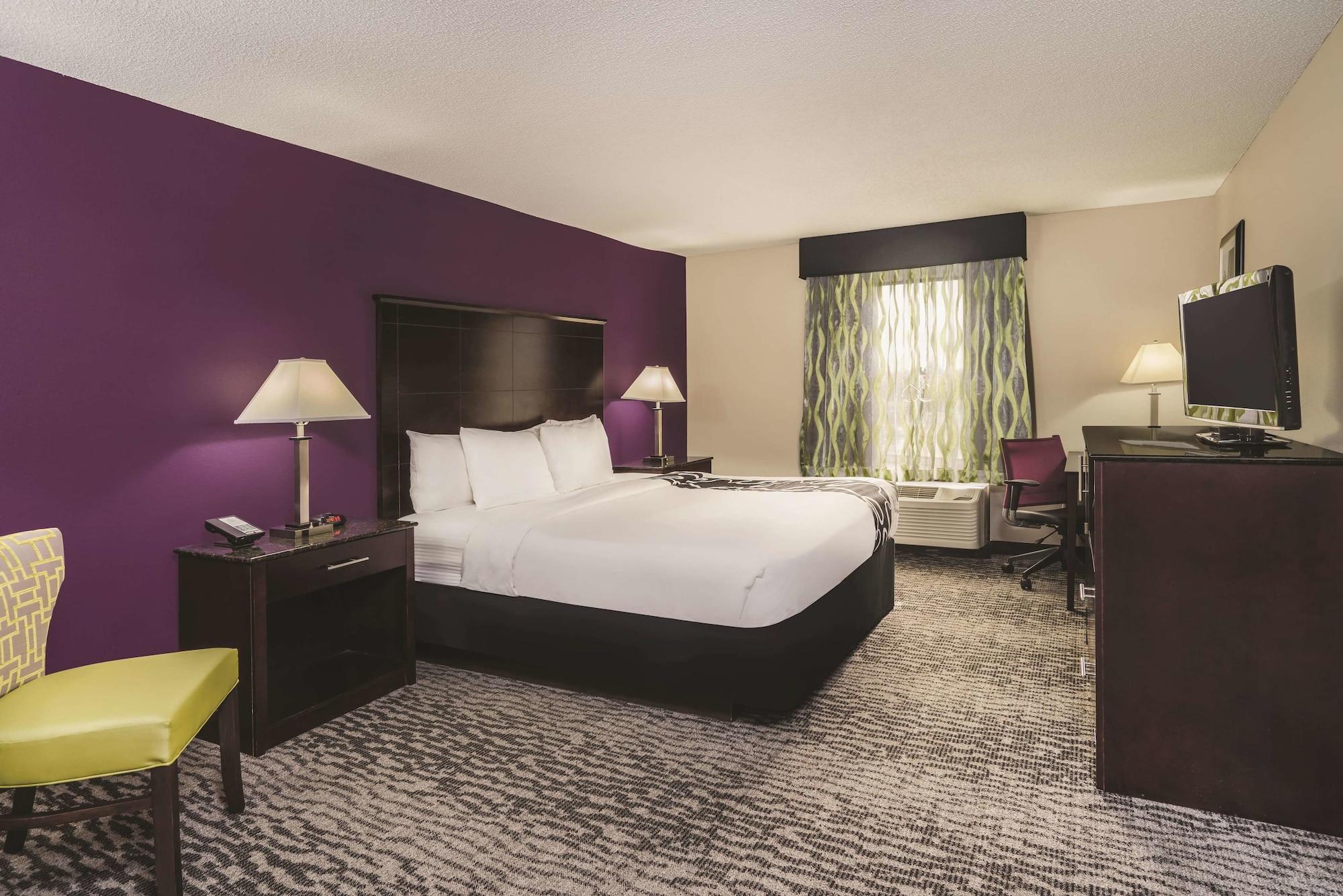 La Quinta & By Wyndham East Hotel Louisville