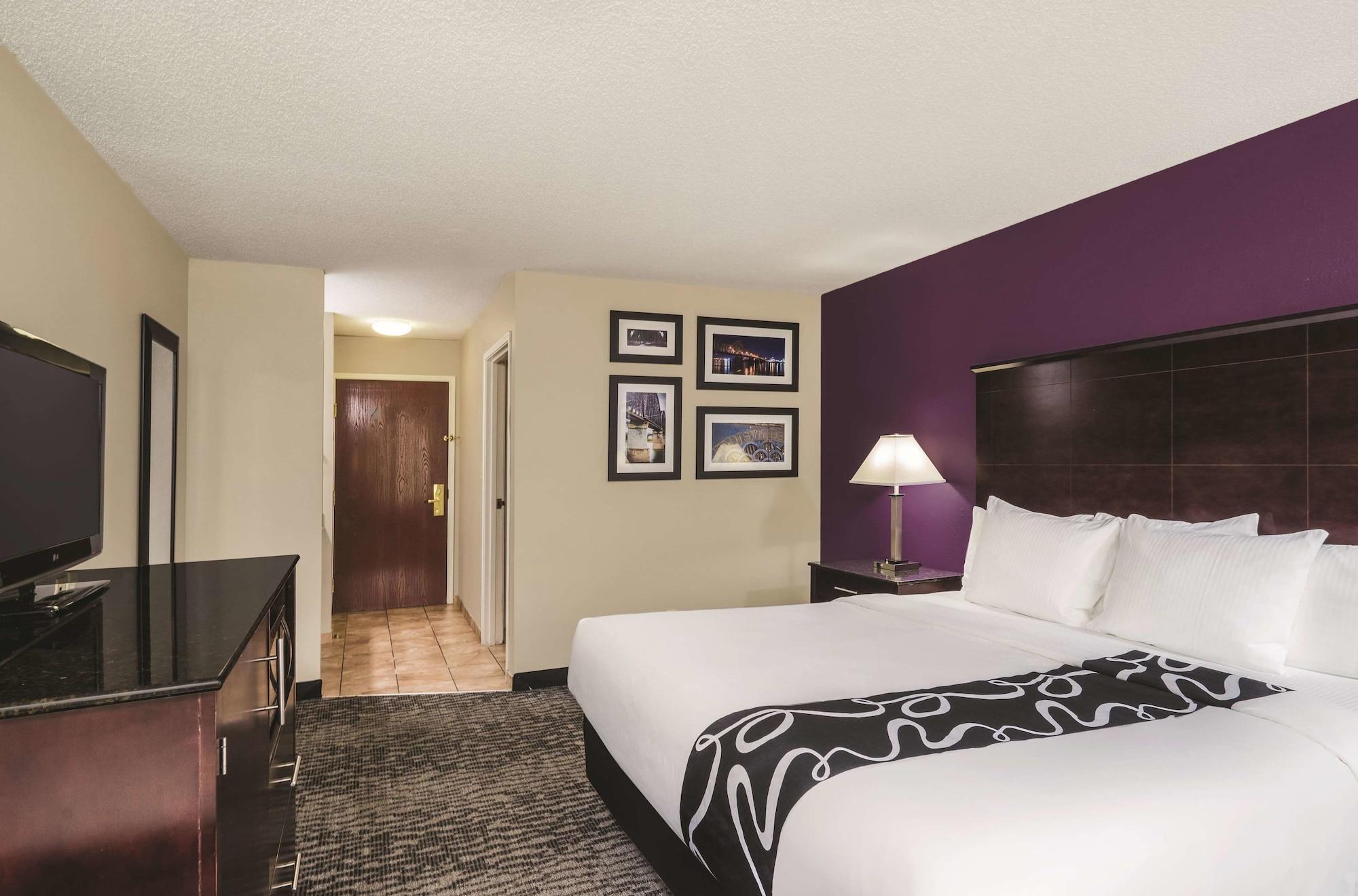 La Quinta & By Wyndham East 3* Louisville