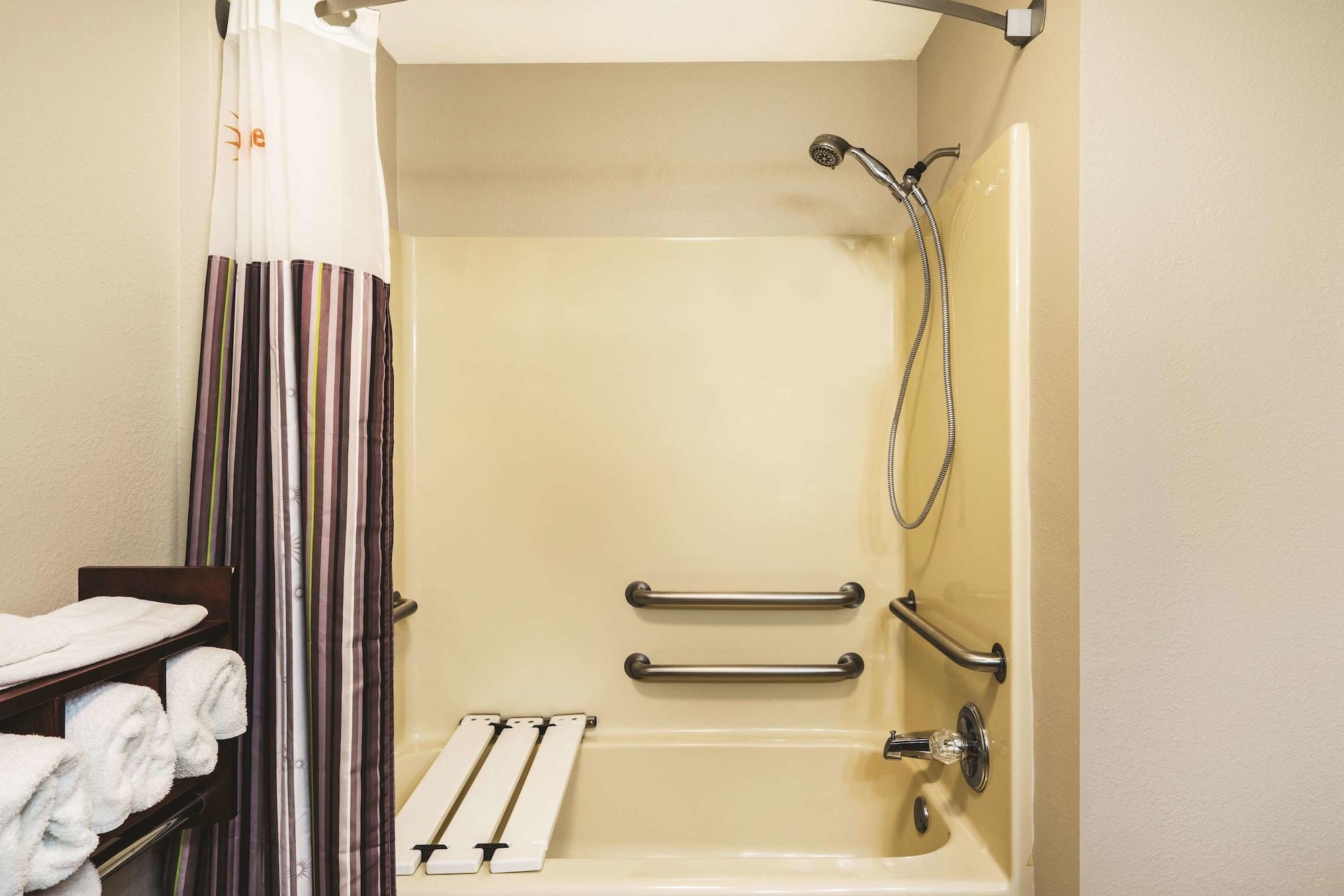 La Quinta & By Wyndham East 3* Louisville