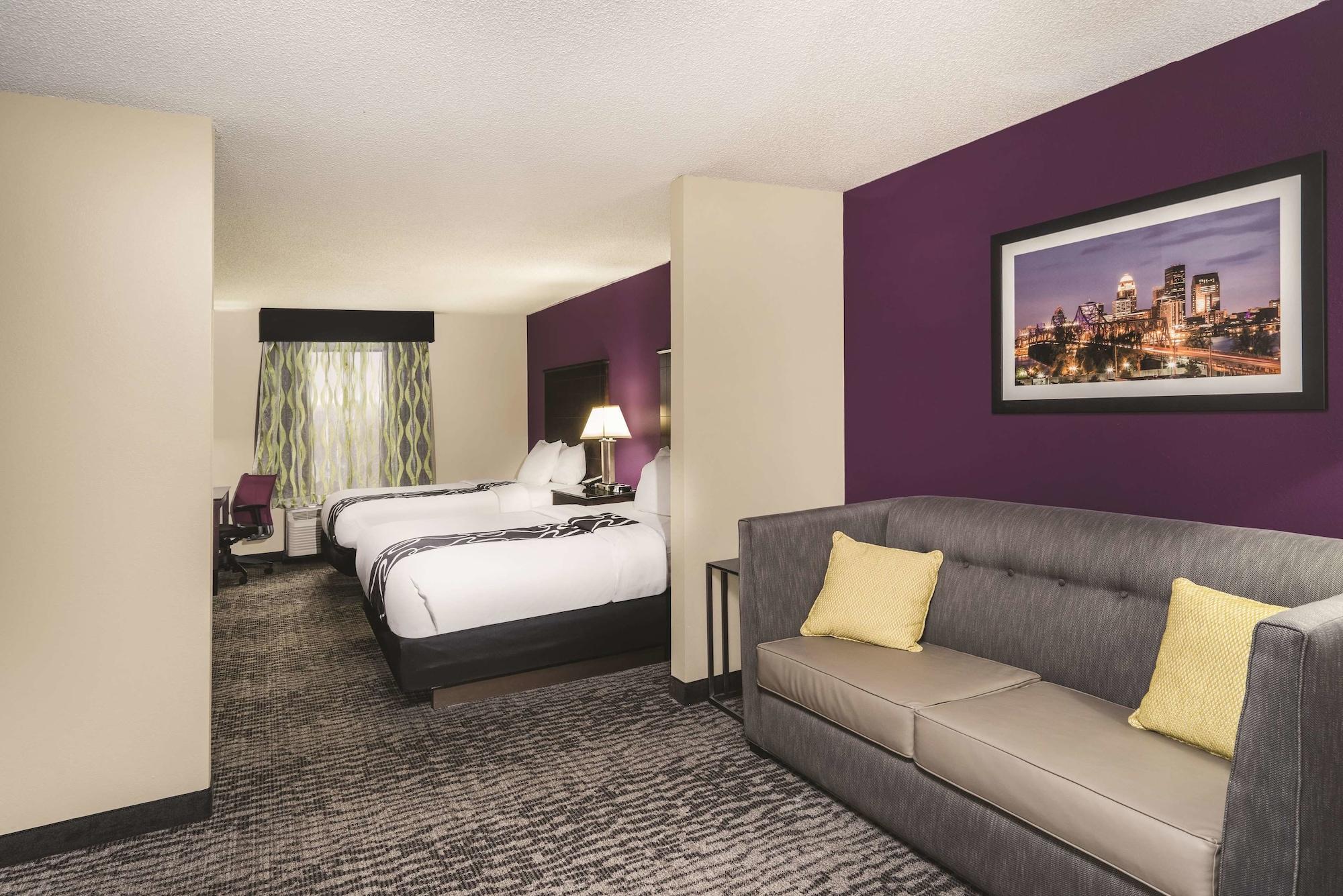 Hotel La Quinta & By Wyndham East 3*