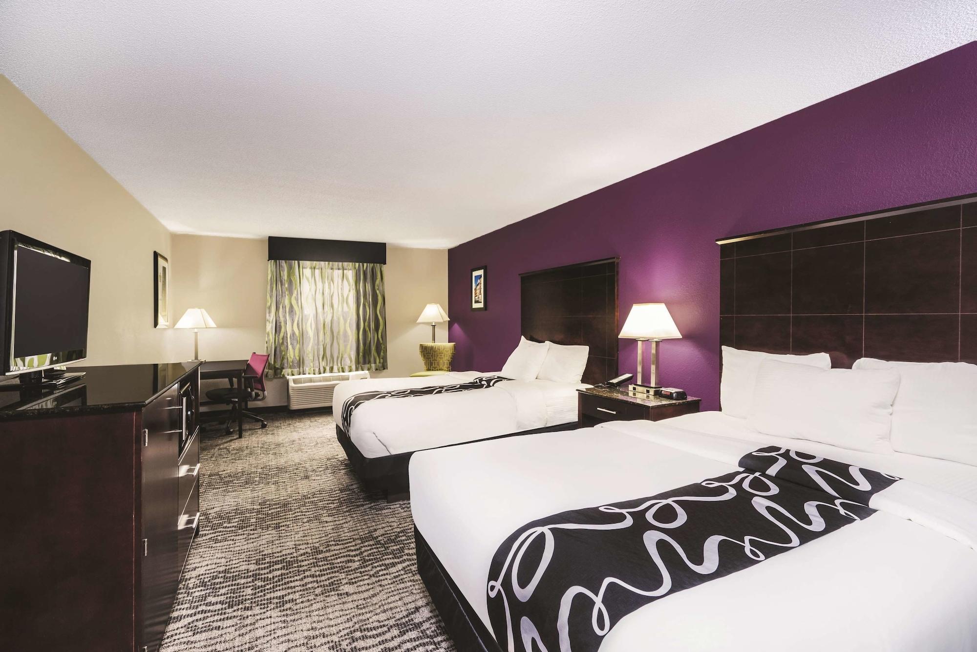 La Quinta & By Wyndham East 3*