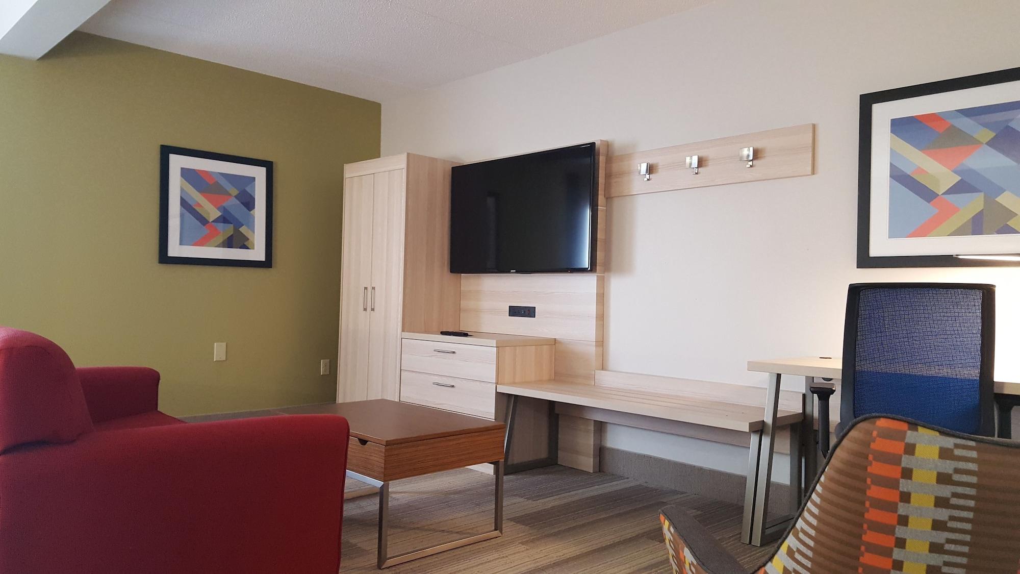 Express Northeast By Ihg Hotel Louisville