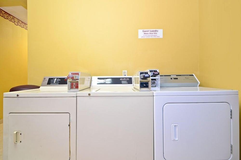Econo Airport Lodge Louisville