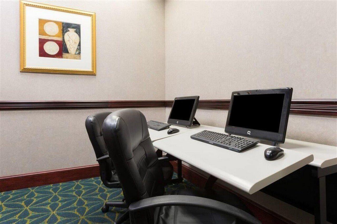 Ramada Plaza And Conference Center 3* Louisville