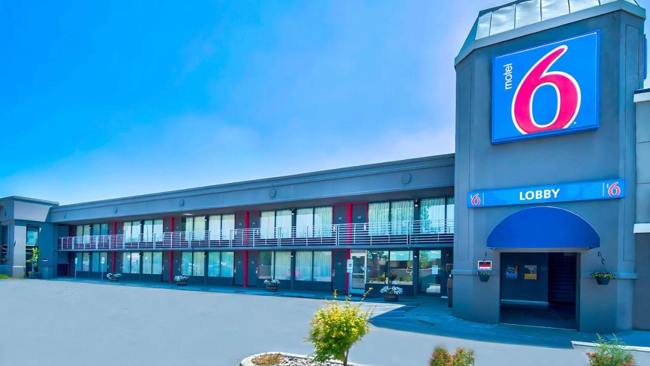 Hotel 6 Louisville, Ky- Airport/ Fair Expo