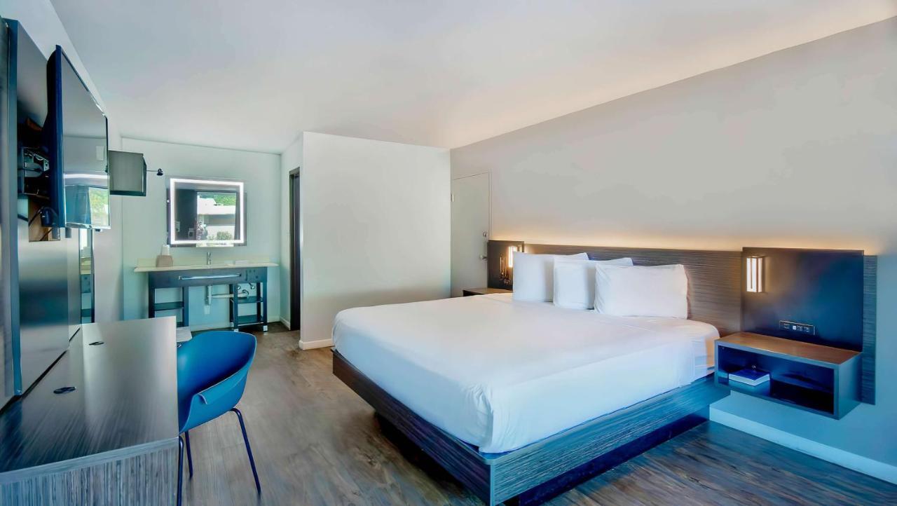 6 Louisville, Ky- Airport/ Fair Expo Hotel 2*