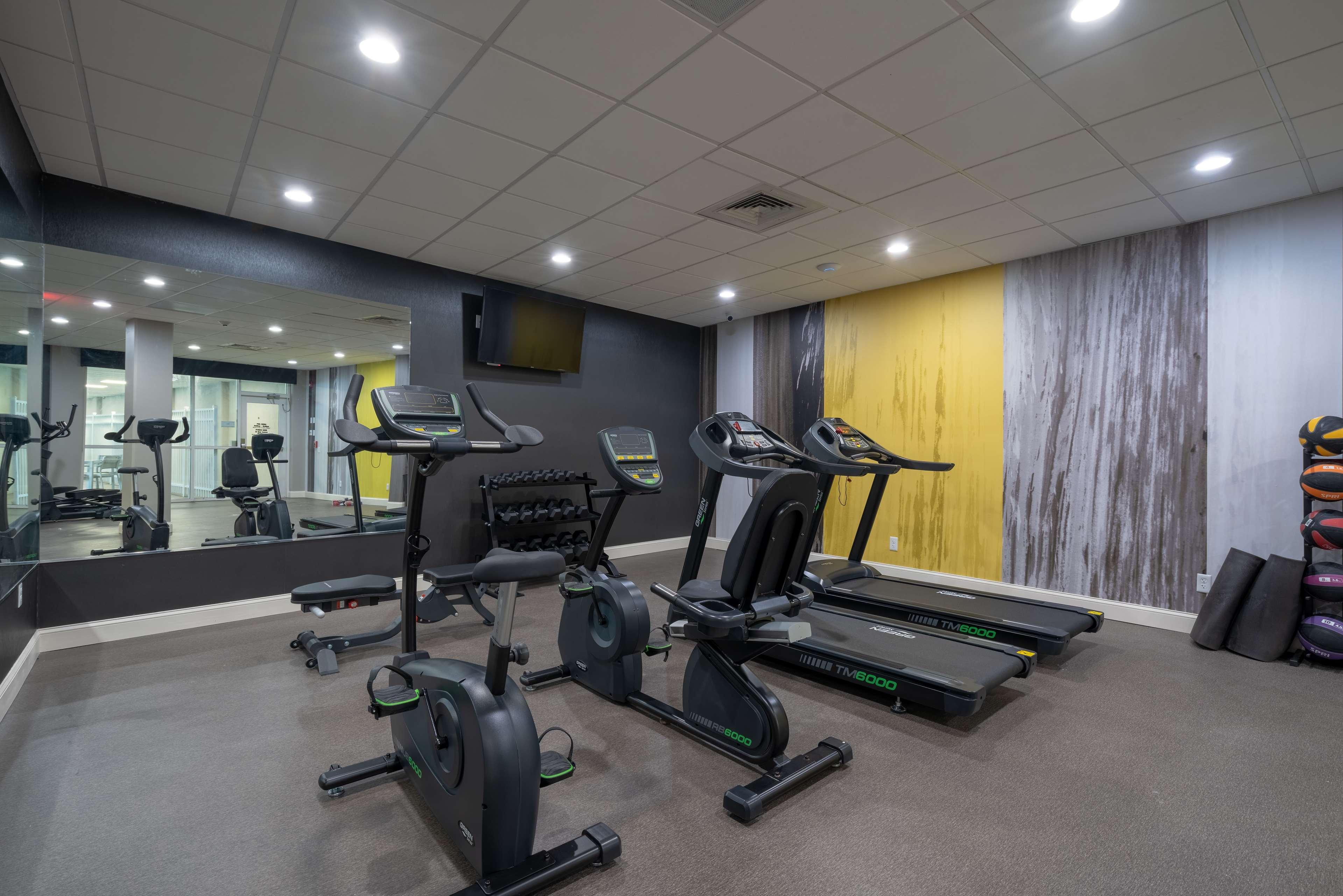 Hotel Western Premier Airport/expo Center 4*