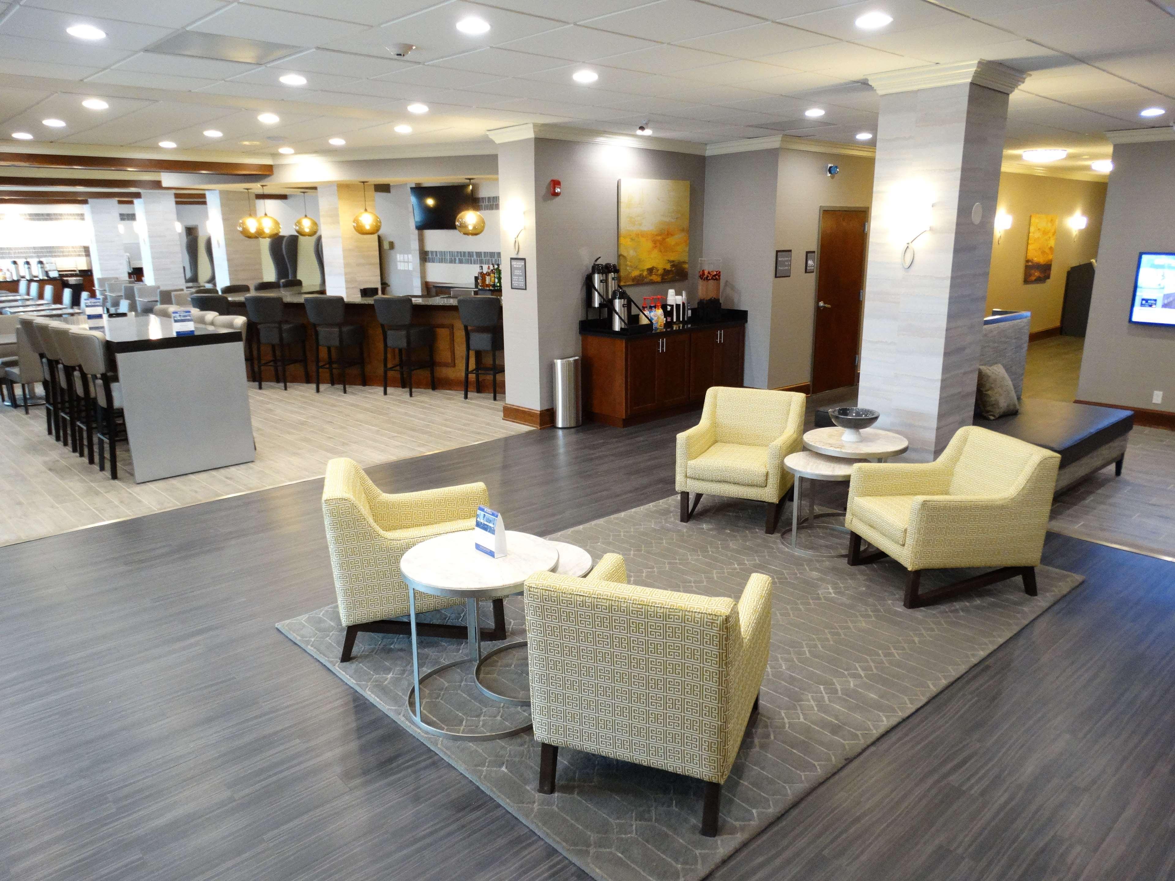Hotel Western Premier Airport/expo Center 4*