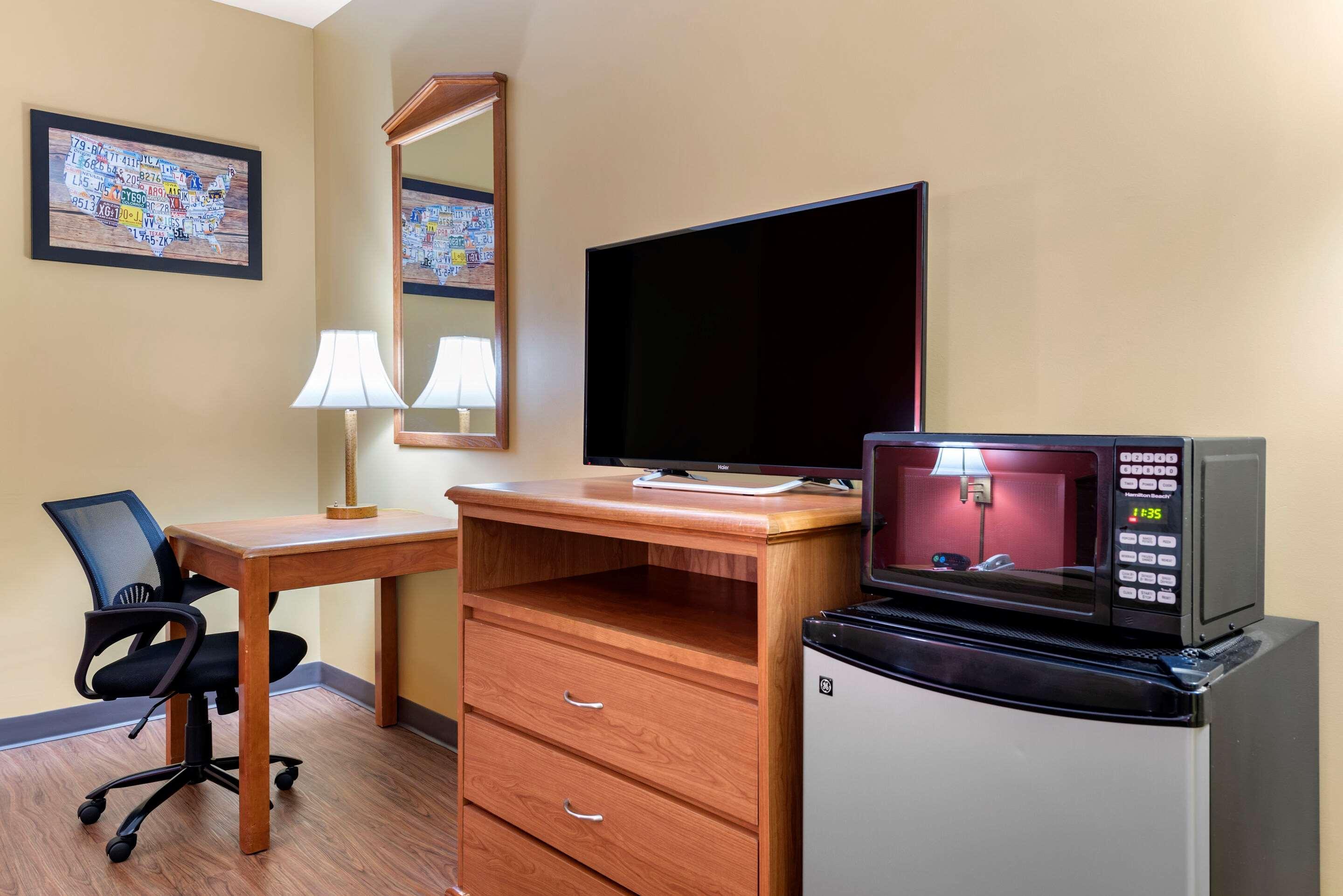Lodge Econo Airport Louisville