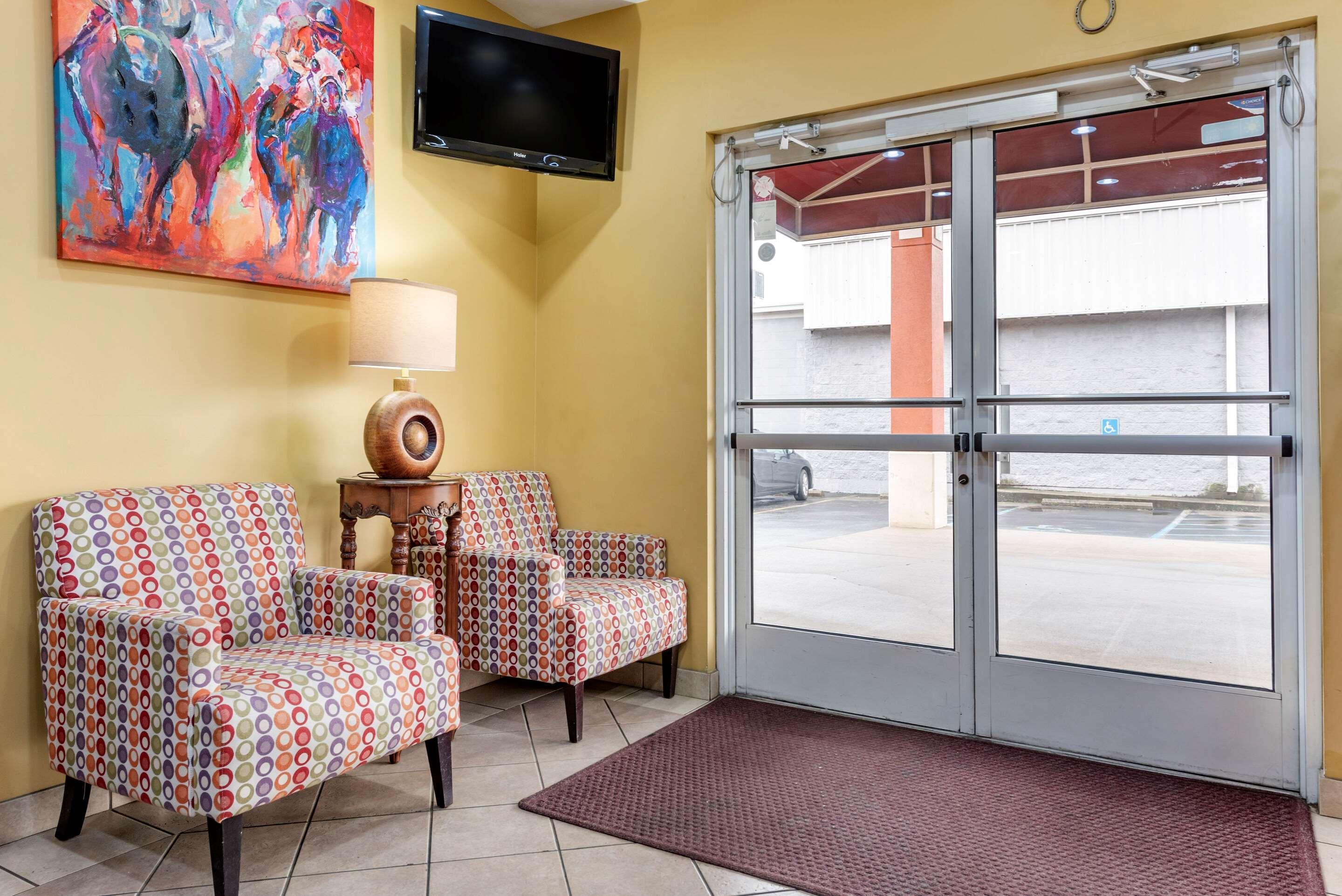 Econo Airport Louisville