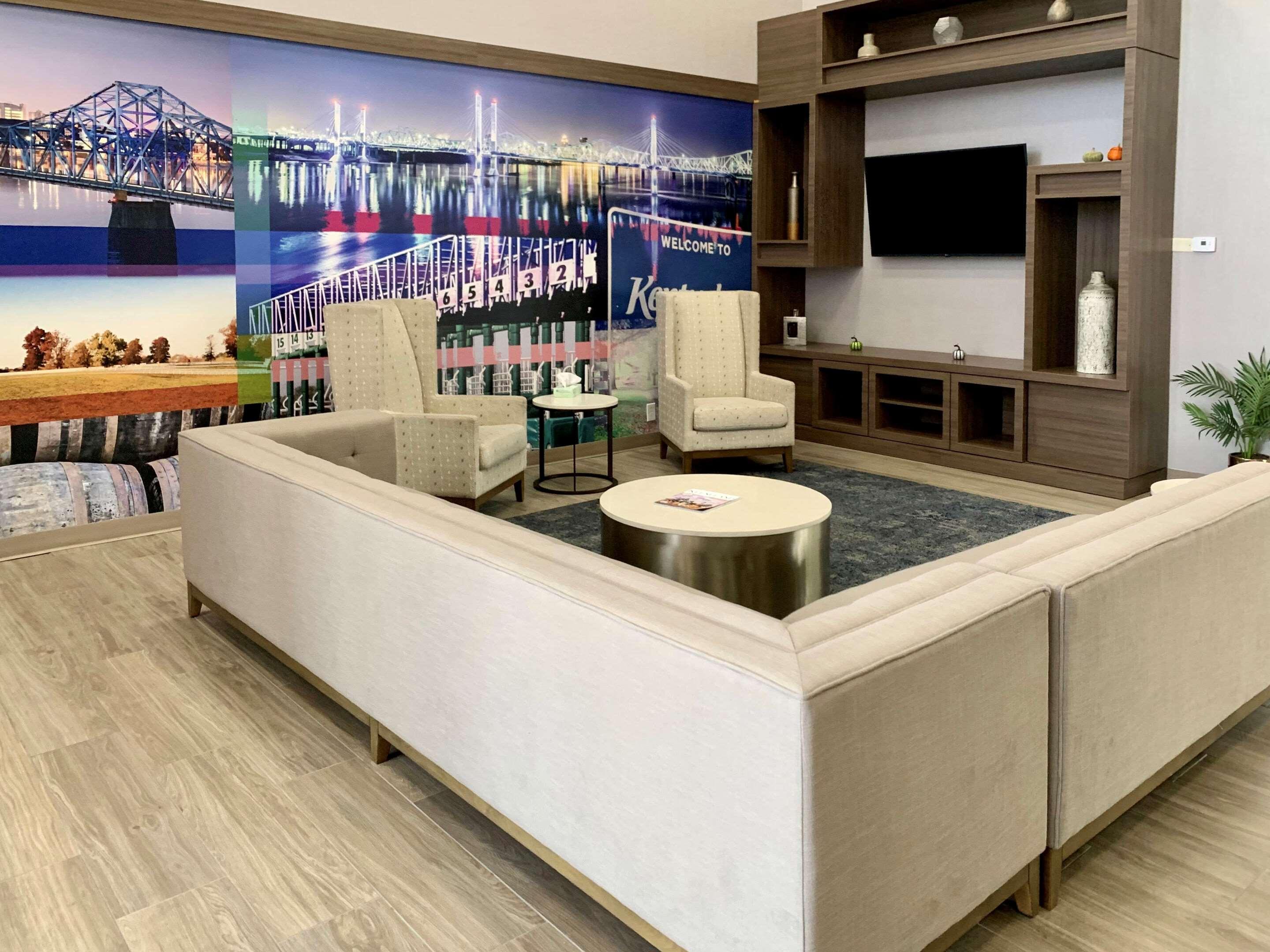 Hotel Clarion Pointe University/expo Louisville