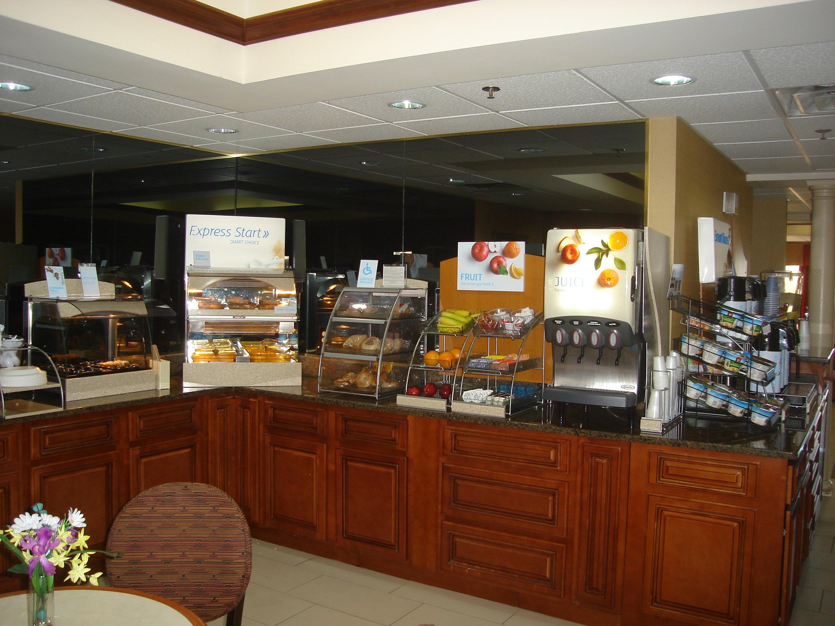 Hotel Express Northeast By Ihg Louisville