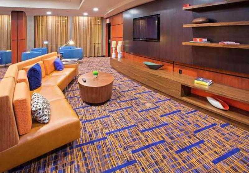 Courtyard Northeast Hotel 3*