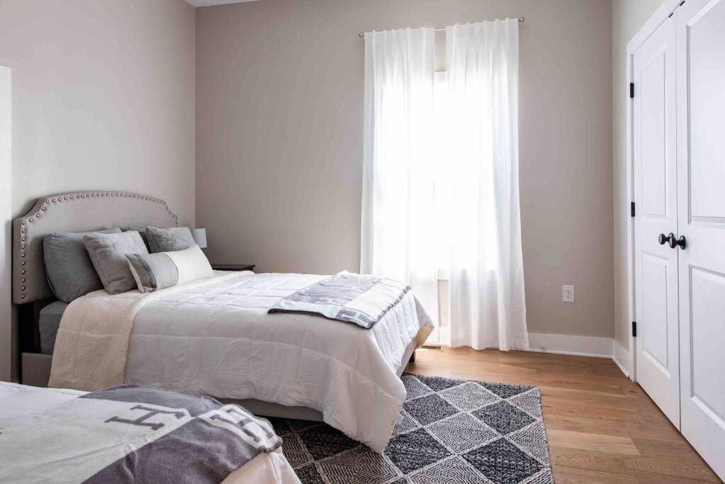 Newly Renovated 3 Bedroom Shelby Park **free Parking** Louisville