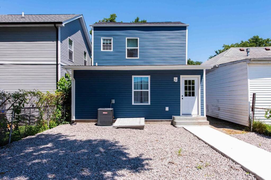 Holiday home Newly Renovated 3 Bedroom Shelby Park **free Parking**