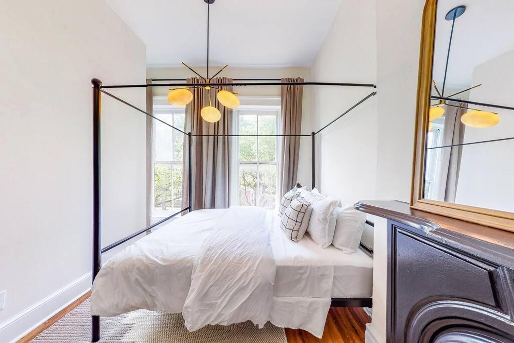 Luxury 8 Bed/4 Ba Nulu Private Yard/parking