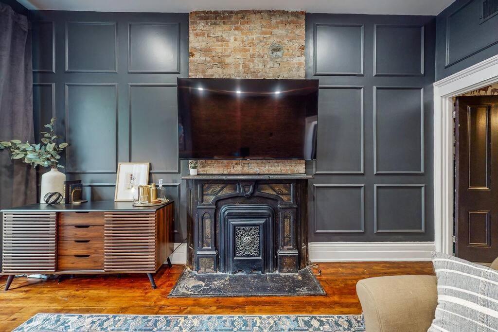 Luxury 8 Bed/4 Ba Nulu Private Yard/parking * Louisville