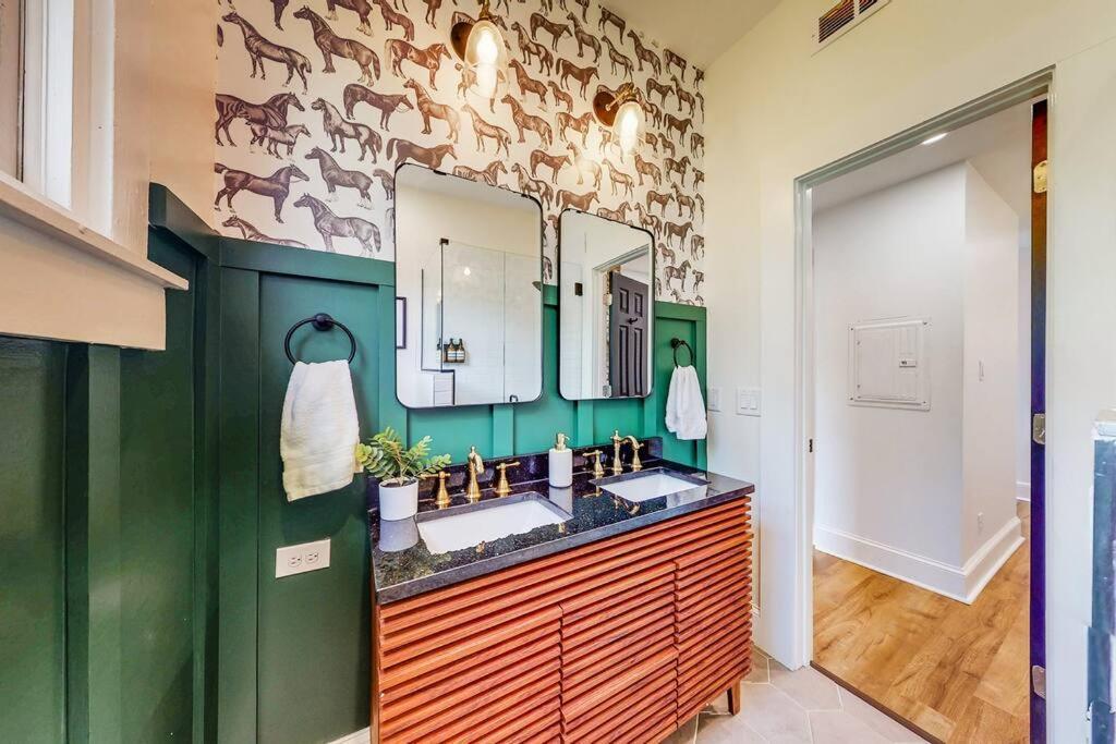 Holiday home Luxury 8 Bed/4 Ba Nulu Private Yard/parking