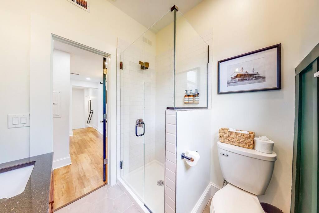 Luxury 8 Bed/4 Ba Nulu Private Yard/parking