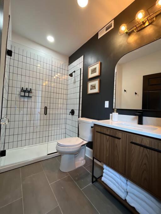 Holiday home Luxury 8 Bed/4 Ba Nulu Private Yard/parking