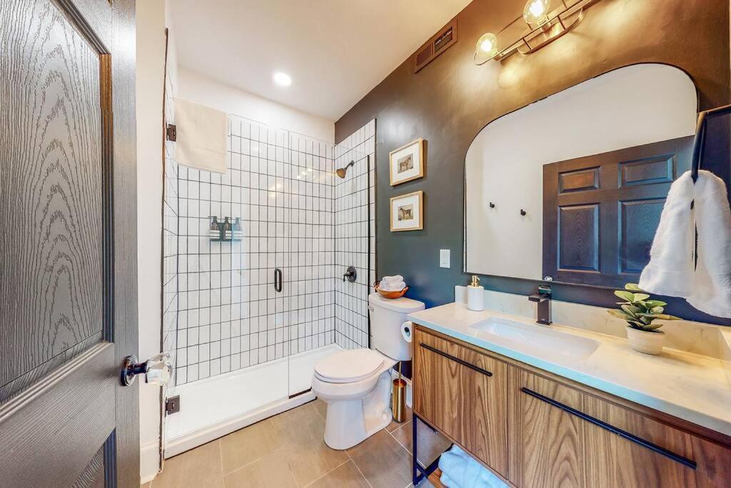 Holiday home Luxury 8 Bed/4 Ba Nulu Private Yard/parking *
