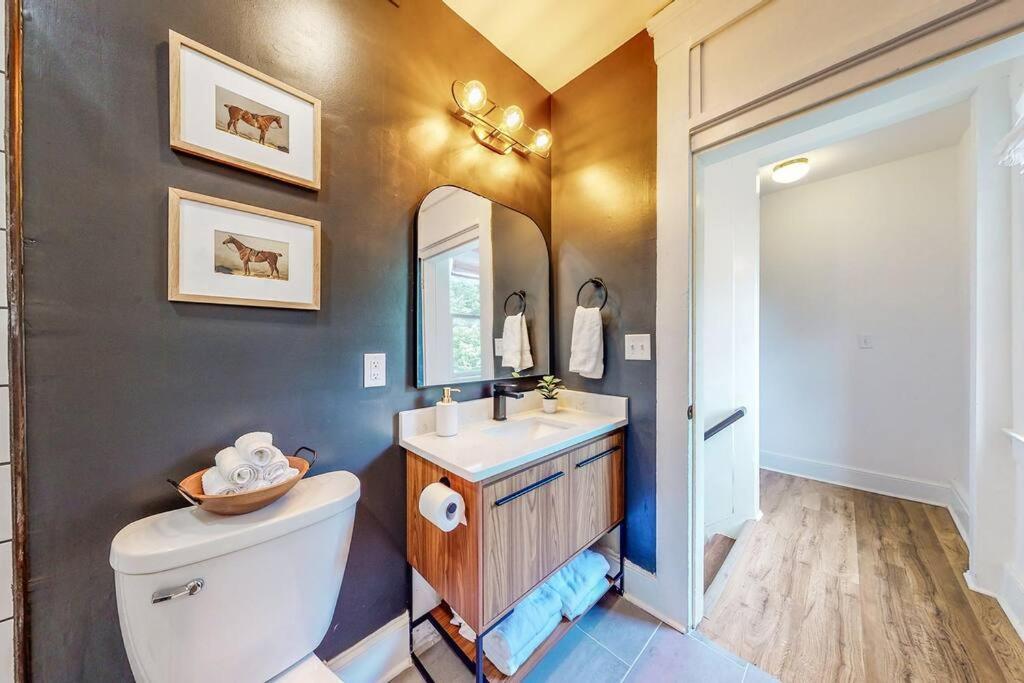 Luxury 8 Bed/4 Ba Nulu Private Yard/parking Holiday home