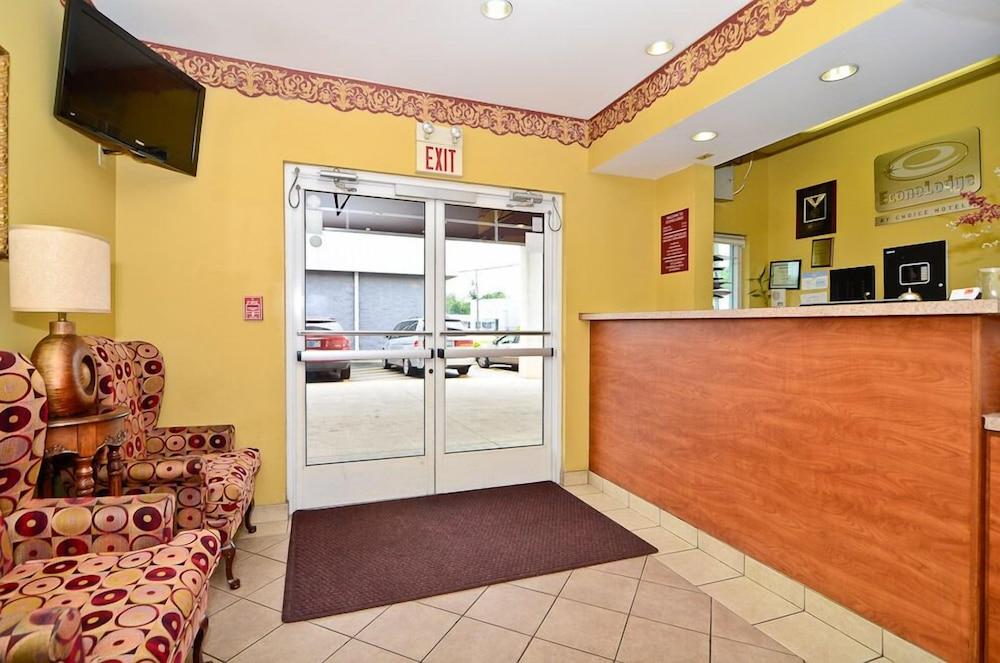 Econo Airport Lodge