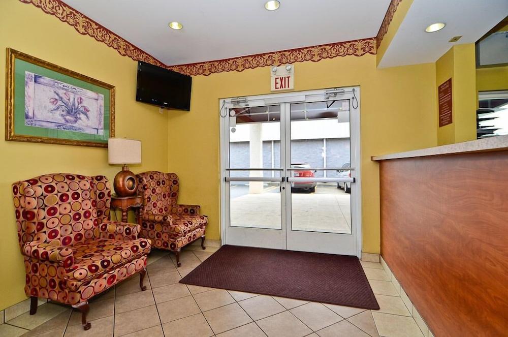 Econo Airport Lodge *