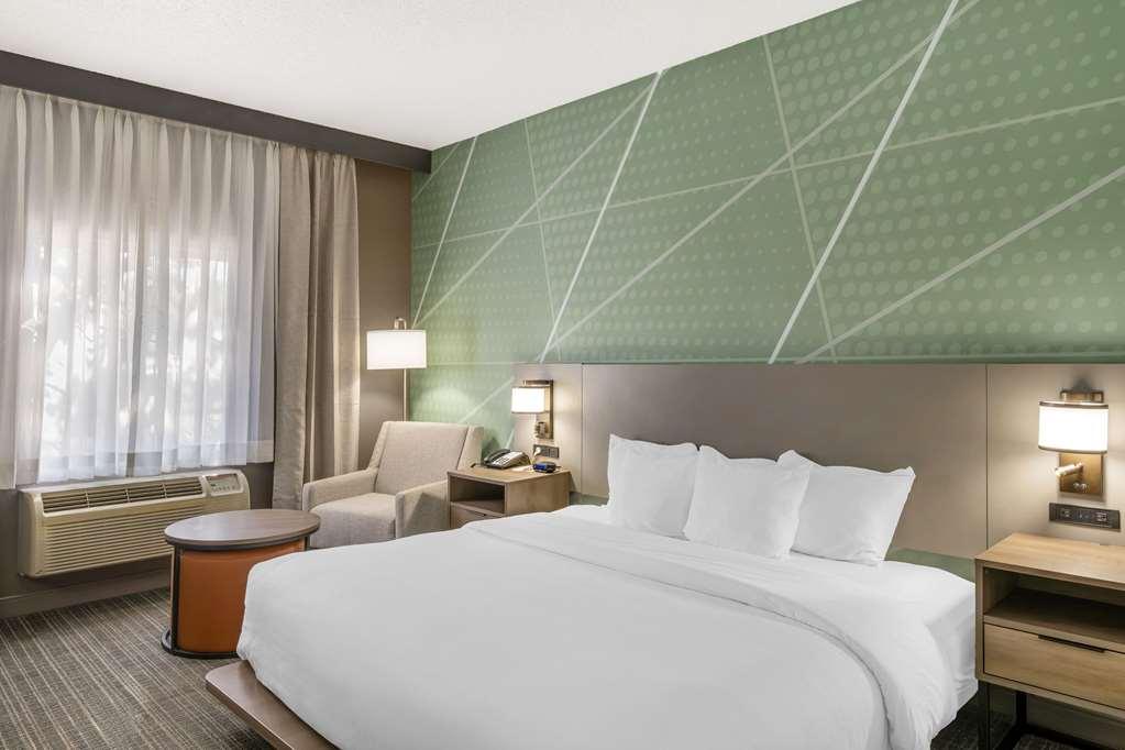 Hotel Comfort & Airport Fair & Expo 3*