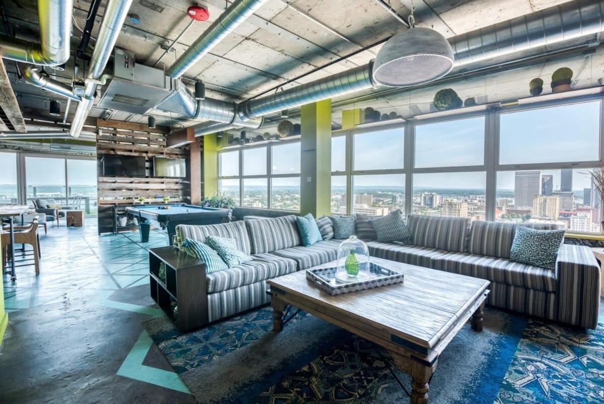 Cozysuites 800 Tower 1br With Gym! 09 *